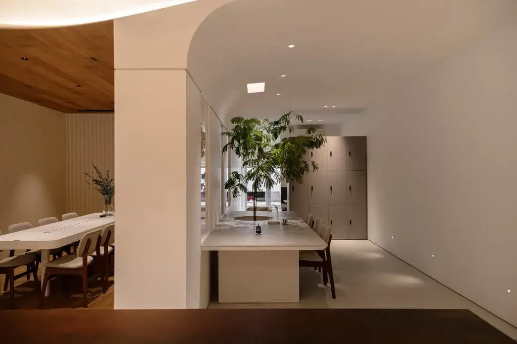 Commercial interior design prioritising customer-facing business areas